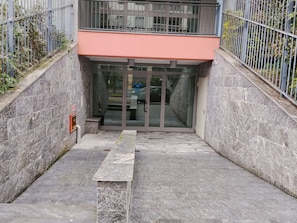Exterior detail - Cozy three-bedroom apartment in Santa Giulia, well-serviced neighborhood (Milano)