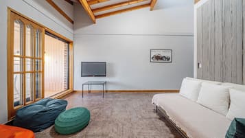 Basic Room, 2 Bedrooms (ROOM N (Whirlpool Spa)) | 1 bedroom, free WiFi