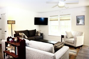 Smart TV - Rehoboth Beach House Pet Friendly Fenced Yard Next to Trail (Rehoboth Beach)