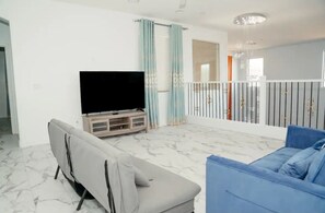 Living area - Entire Home 5BRS Buckeye  Sleeps 15 with AC Tartesso Poolside Hacienda (Buckeye)