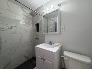 Bathroom - Sun-Drenched UWS Oasis: Steps to Central Park (New York)