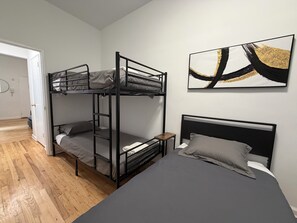1 chambre, fer et planche à repasser, lit parapluie, Wi-Fi gratuit