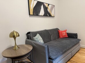 Living area - Sun-Drenched UWS Oasis: Steps to Central Park (New York)