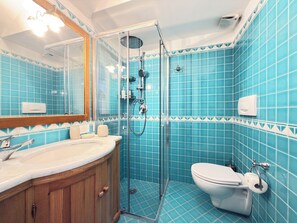 Shower, hair dryer, towels, soap - Domus Floris Positano (Positano)