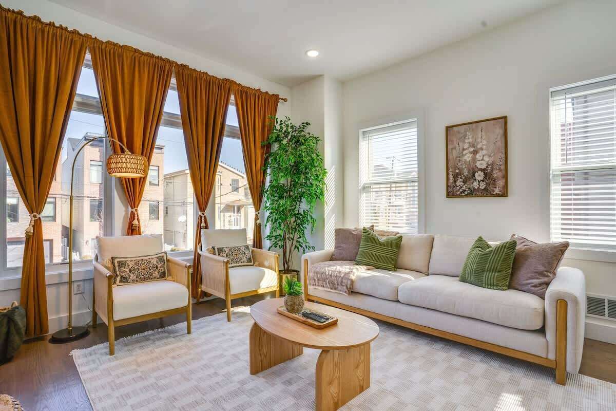 TV, fireplace, offices