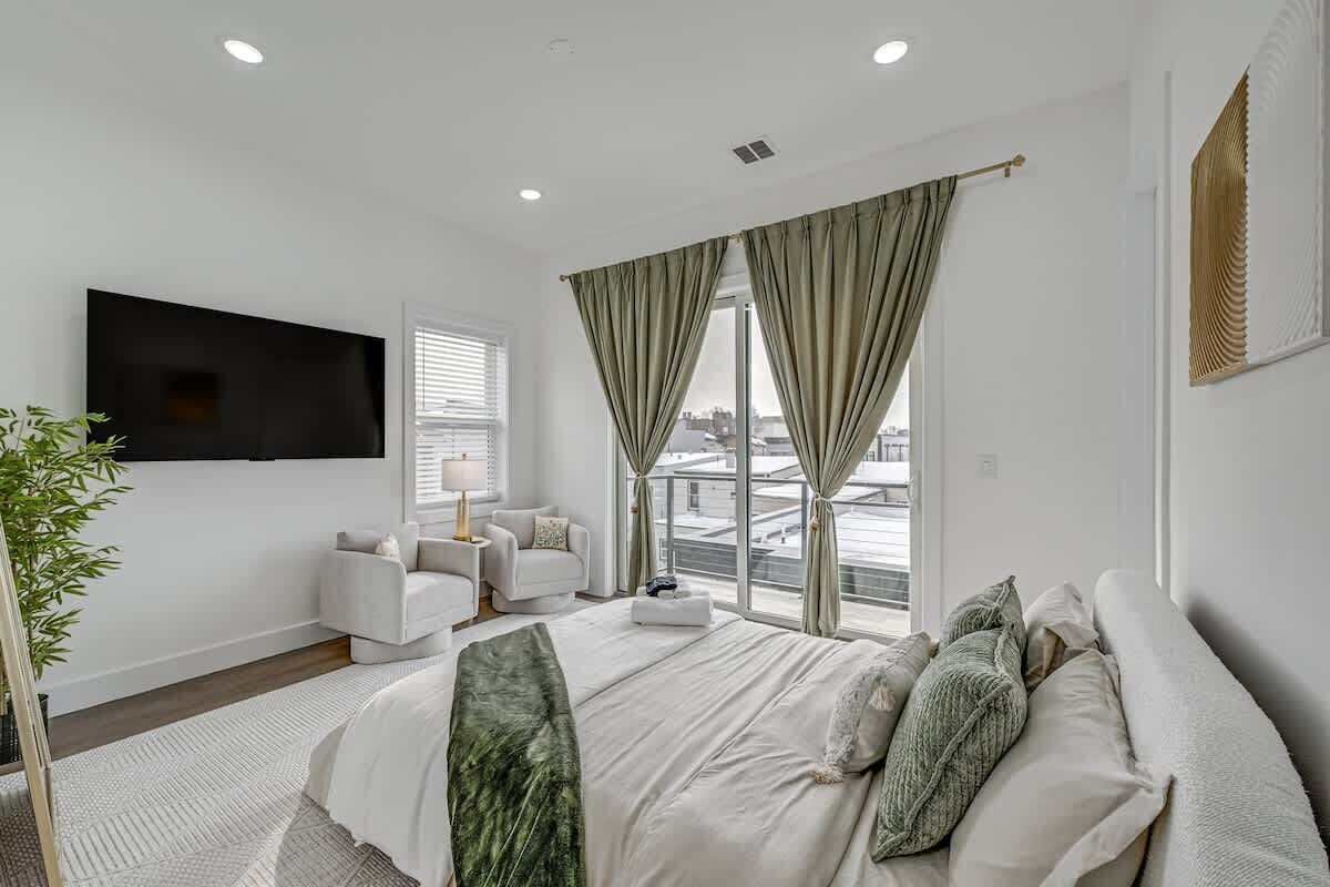 7 bedrooms, iron/ironing board, WiFi