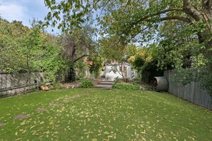 Property grounds - 2BR Miners' Cottage, Bendigo (Bendigo)