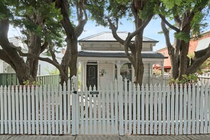 Exterior - 2BR Miners' Cottage, Bendigo (Bendigo)