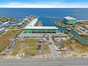 Exterior - Beach n Bay 2 BR Condo w\ Beach Access Boat Slip & Stunning Views (Gulf Shores)