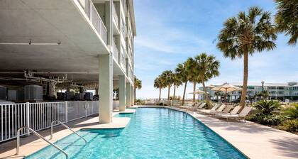 Beach N Bay 2 BR Navy Cove Condo w\ FREE Boat Slip