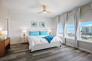 2 bedrooms, desk, iron/ironing board, free WiFi - Beach n Bay 2 BR Condo w\ Beach Access Boat Slip & Stunning Views (Gulf Shores)