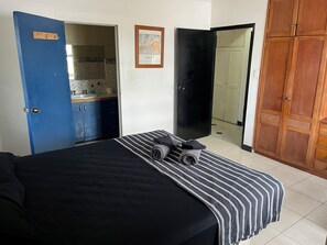 2 bedrooms, iron/ironing board, WiFi, bed sheets - 5 person apartment with balcony in vibrant Wailoaloa, Nadi (Nadi)
