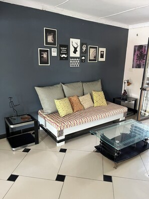 Living area - 5 person apartment with balcony in vibrant Wailoaloa, Nadi (Nadi)