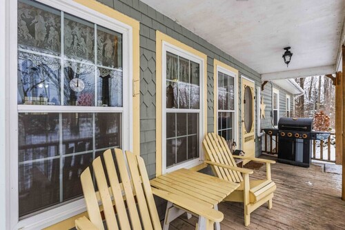 Storybook Craftsman Cottage - Annapolis Valley