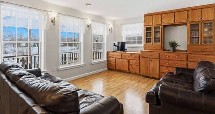 Storybook Craftsman Cottage - Annapolis Valley