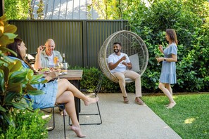 Vale 194 no. 5 (3 Bedroom House) | Terrace/patio - Vale 194 (Vale)