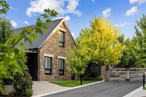 Exterior - Vale 194 (Vale)