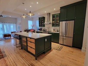 Fridge, microwave, oven, stovetop - Modern Home w/ Office . Outdoor Retreat . Garage . (Columbus)