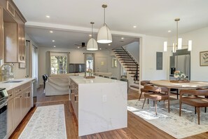 Interior - Under the Oak: A timeless retreat w/modern luxury (San Antonio)