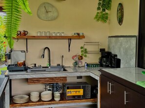 Private kitchen - Lava View Villa -Tropical Oasis + Jacuzzi (La Fortuna)