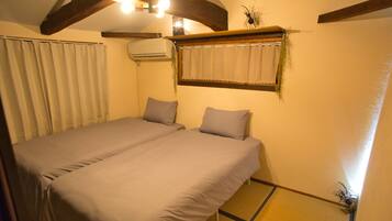 House, Non Smoking, Kitchen | Langsir/tirai gelap terus, Wi-fi percuma, cadar katil