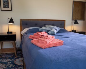 WiFi, bed sheets