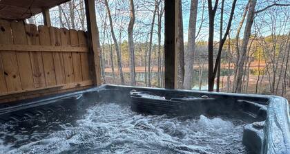 Tucked Away: Waterfront, Hot Tub, Pickleball, 9 Guests, High End Kitchen & Baths