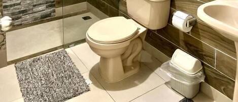 Apartment, 2 Bedrooms | Bathroom