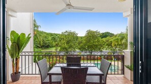Outdoor dining - Dawnbreak | Sunrise Balcony & Resort Pool (Cairns City)