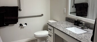 2-bedroom corporate apartment in delightful Shakopee with AC comfort