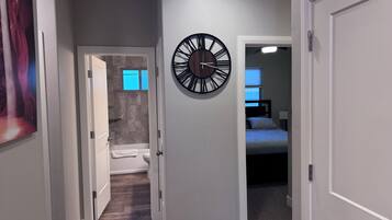 4 chambres, fer et planche à repasser, Wi-Fi gratuit, draps fournis