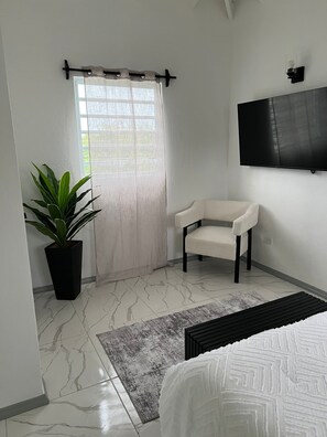 1 bedroom, WiFi - Cozy 1-bedroom apartment in lovely Osbourn with AC (Osbourn)