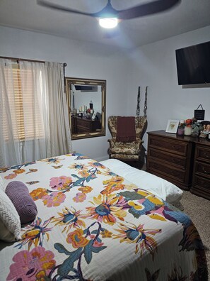 3 bedrooms, iron/ironing board, WiFi, bed sheets