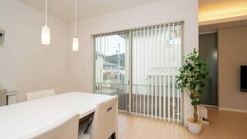 Comfort House, 3 Bedrooms, Non Smoking, Mountain View | Ruang tamu