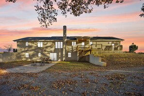 Exterior - Retreat House Lower Level with 3-bedrooms in Nancy w/AC (Nancy)