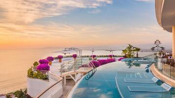4 outdoor pools