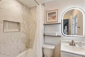 Shower, hair dryer, towels, soap - Luxe Coastal Retreat • 12 Min to Beach • Private Yard w/Games (Clearwater)