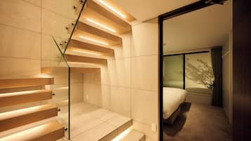 Luxury Villa | Desk, laptop workspace, blackout drapes, free WiFi