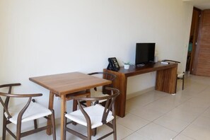 Suite superior, balcón | Restaurantes