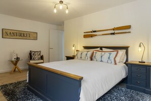 3 bedrooms, iron/ironing board, WiFi, bed sheets - Apple Orchard Barn is a beautifully presented three bedroom barn conversion (Coffinswell)