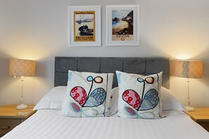 2 bedrooms, iron/ironing board, WiFi, bed sheets - High Hopes, a stunning Grade II listed Brixham holiday cottage (Brixham)