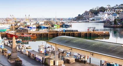 High Hopes, a stunning Grade II listed Brixham holiday cottage