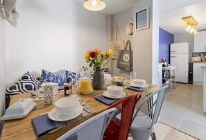 Dining - Hope Cottage, a charming 1850s fisherman's cottage in Brixham (Brixham)