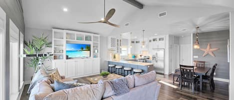 House, 3 Bedrooms | Living area | Smart TV