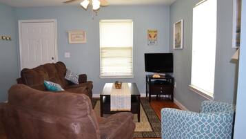 House, 3 Bedrooms | Living area