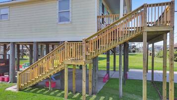 House, 3 Bedrooms | Children's area