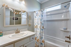 House, 2 Bedrooms | Bathroom | Towels