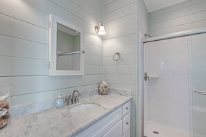 Maison, 3 chambres | Salle de bain | Serviettes fournies