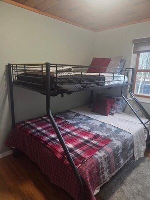 3 Schlafzimmer, Bügeleisen/Bügelbrett, kostenloses WLAN, Bettwäsche