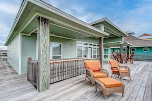 House, 4 Bedrooms | Terrace/patio